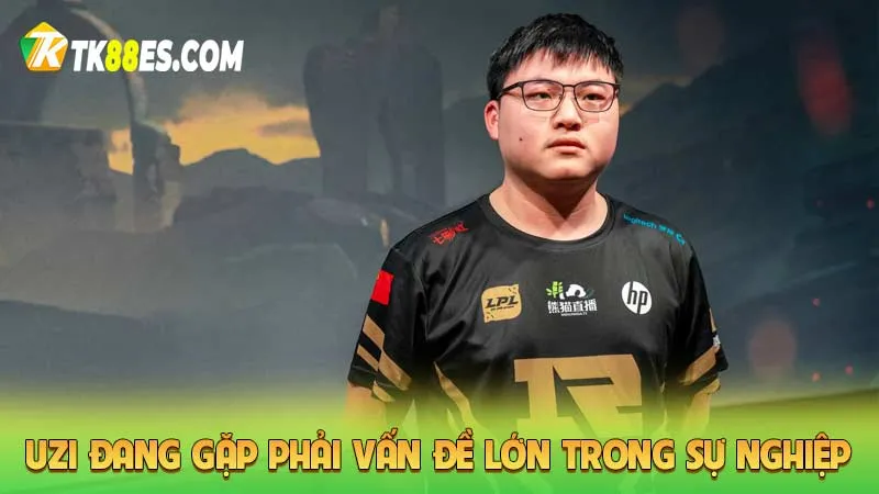 Uzi đang gặp phải vấn đề lớn trong sự nghiệp